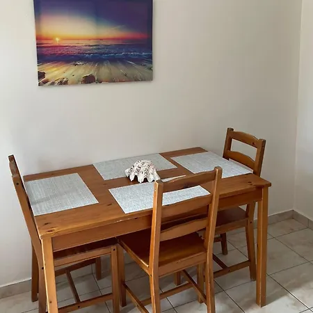 Anastassia's In Ipsos Corfu Análipsis